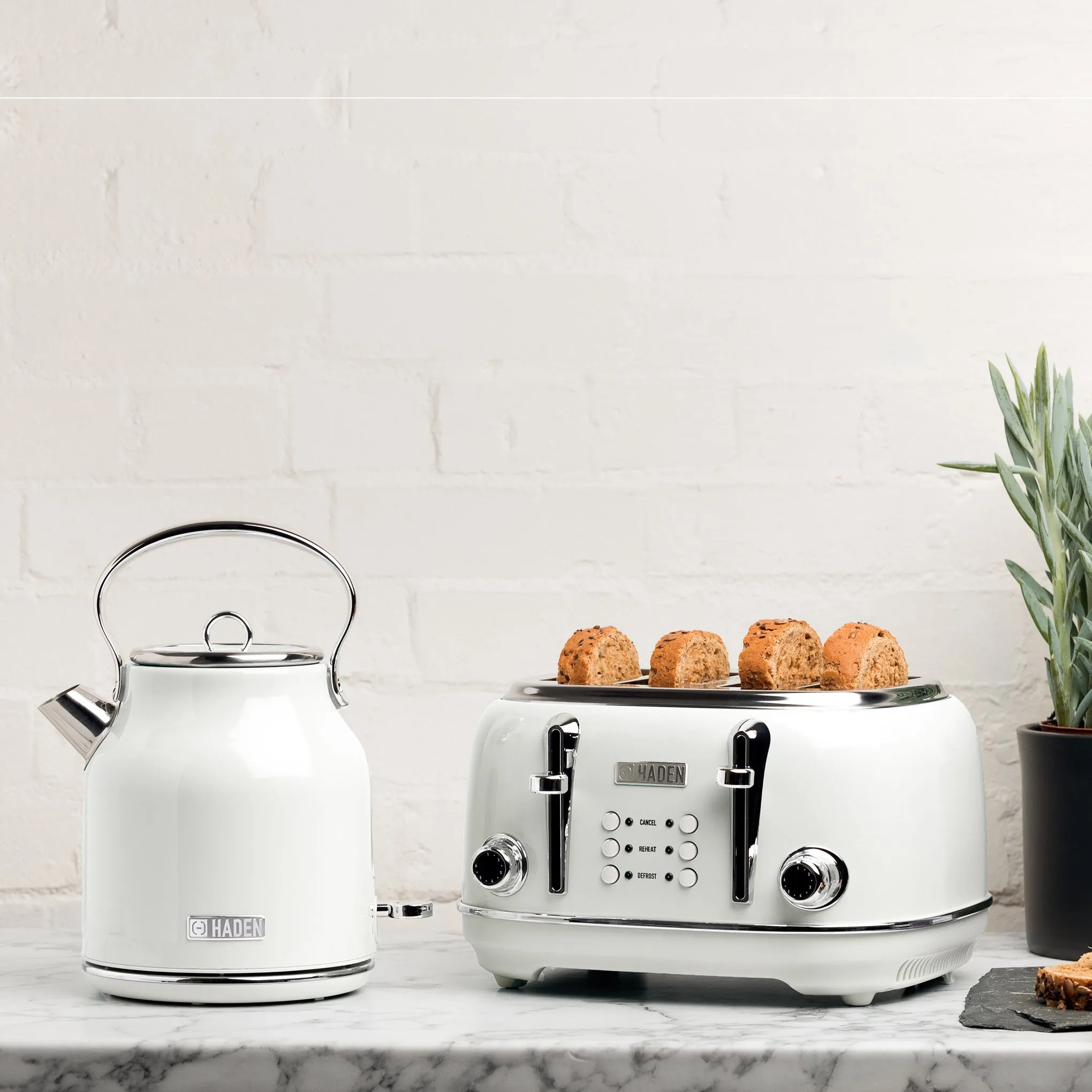 Haden Heritage Ivory Kettle