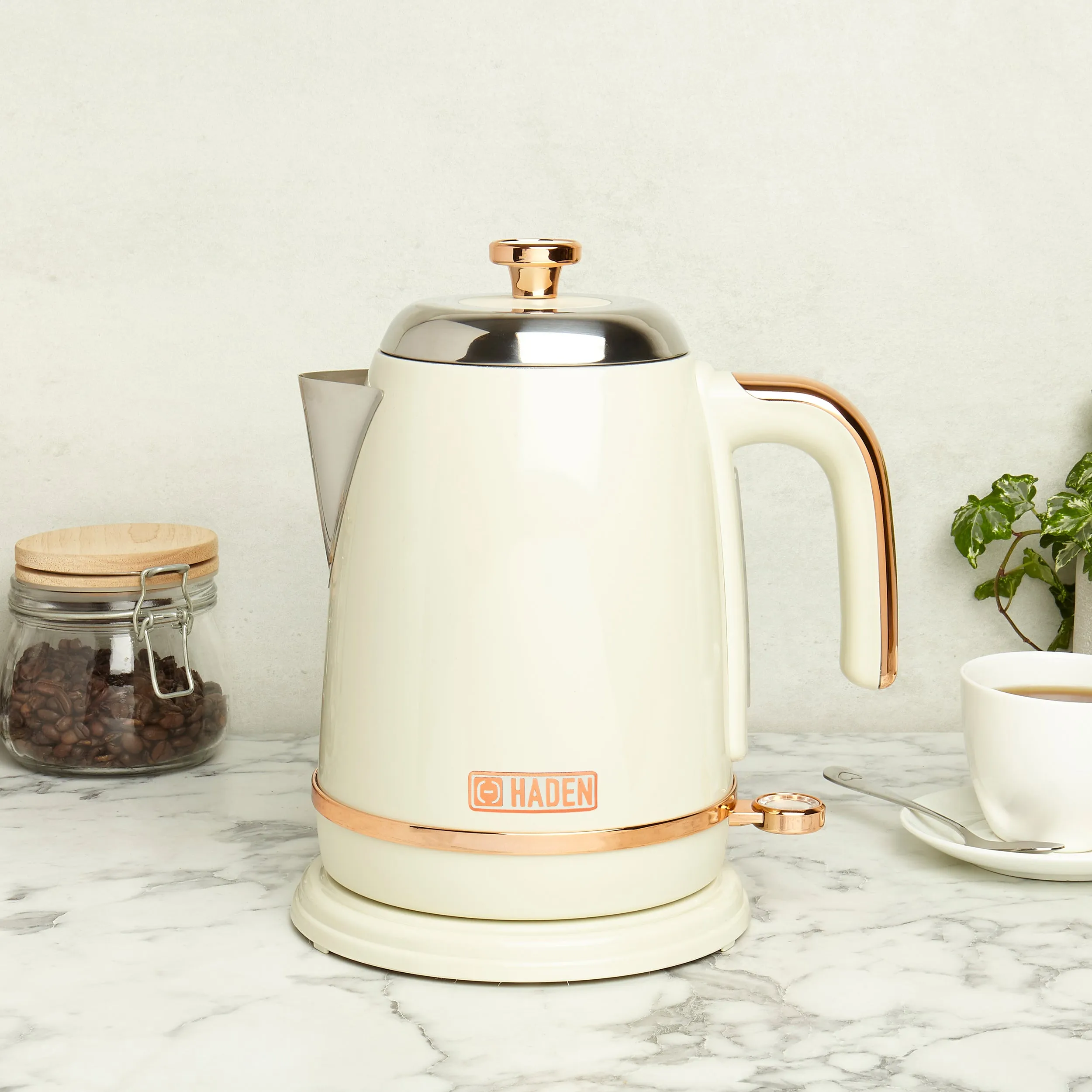 Haden Salcombe Cream and Copper Kettle