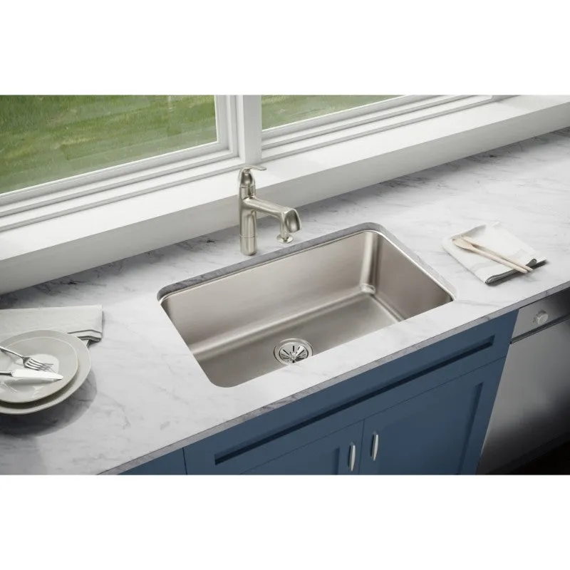 Lustertone Classic 18.5" x 30.5" x 10" Stainless Steel Single-Basin Undermount Kitchen Sink