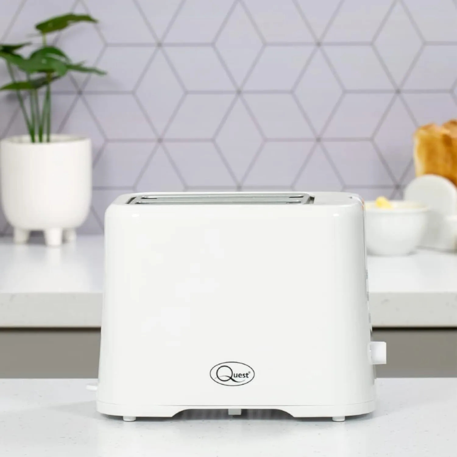 Quest 34279 2 Slice Toaster / Variable Browning Control / Reheat and Defrost / Crumb Tray and Cord Storage / White / 870W