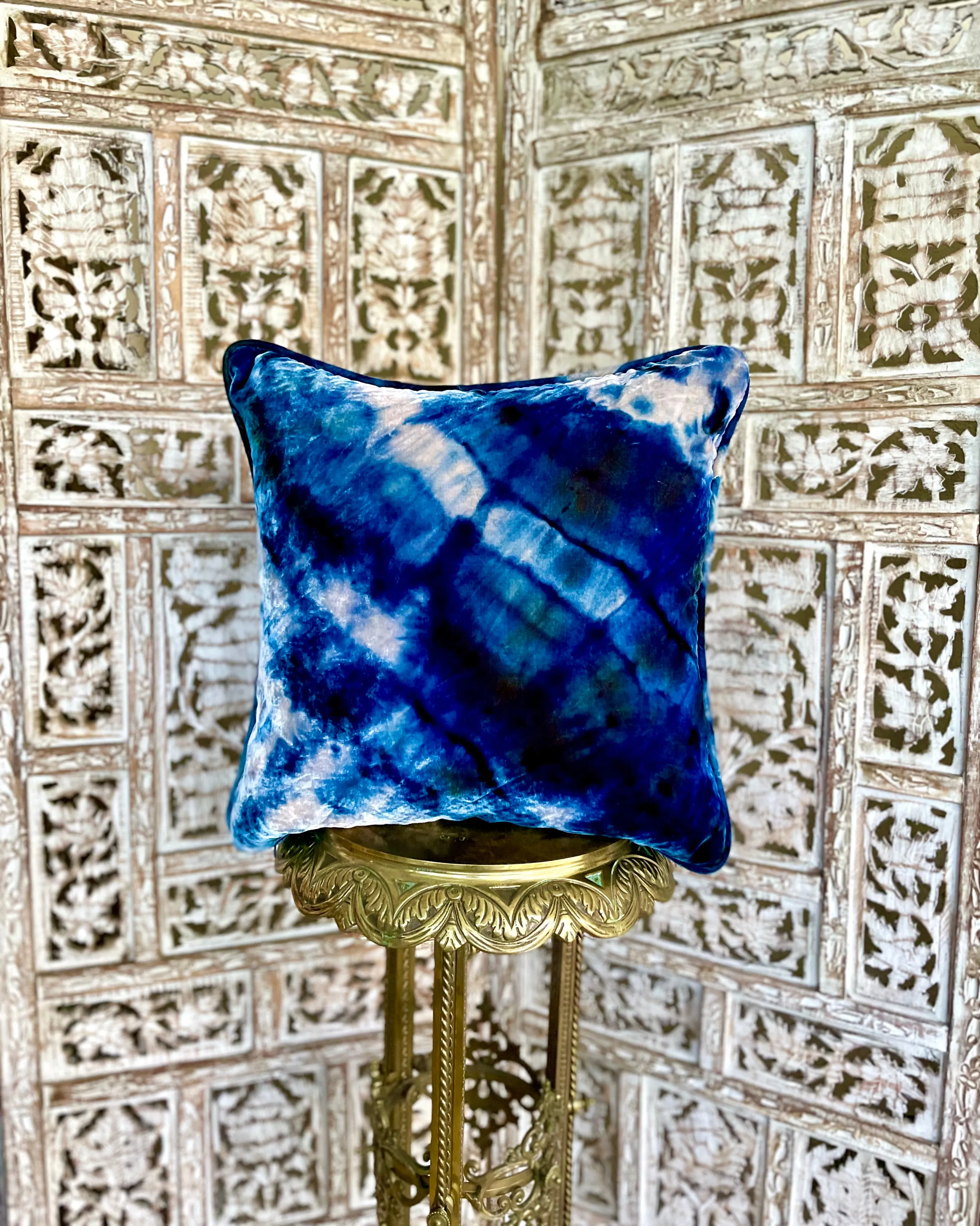 SAPPHIRE SILK VELVET PILLOW