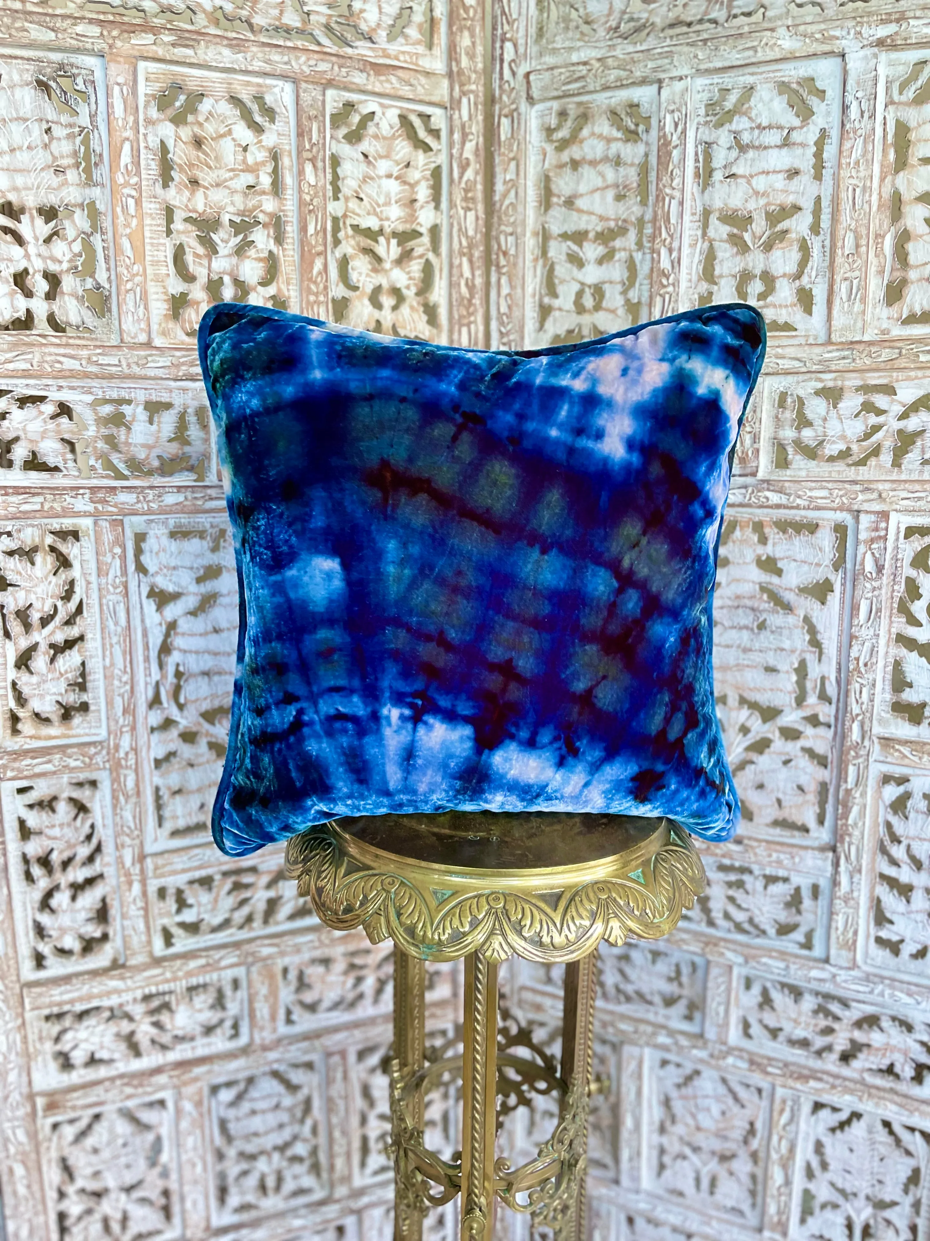 SAPPHIRE SILK VELVET PILLOW