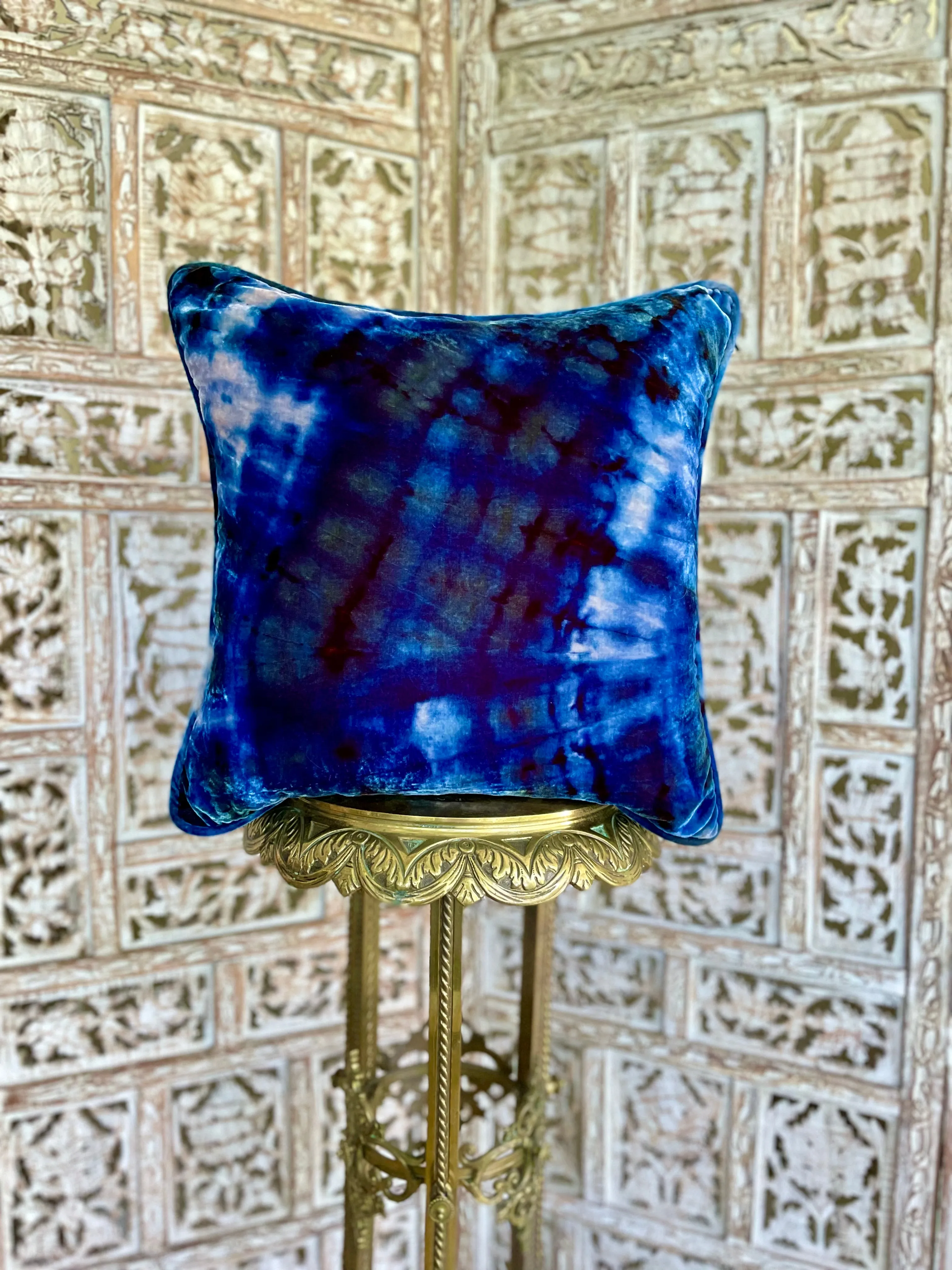 SAPPHIRE SILK VELVET PILLOW